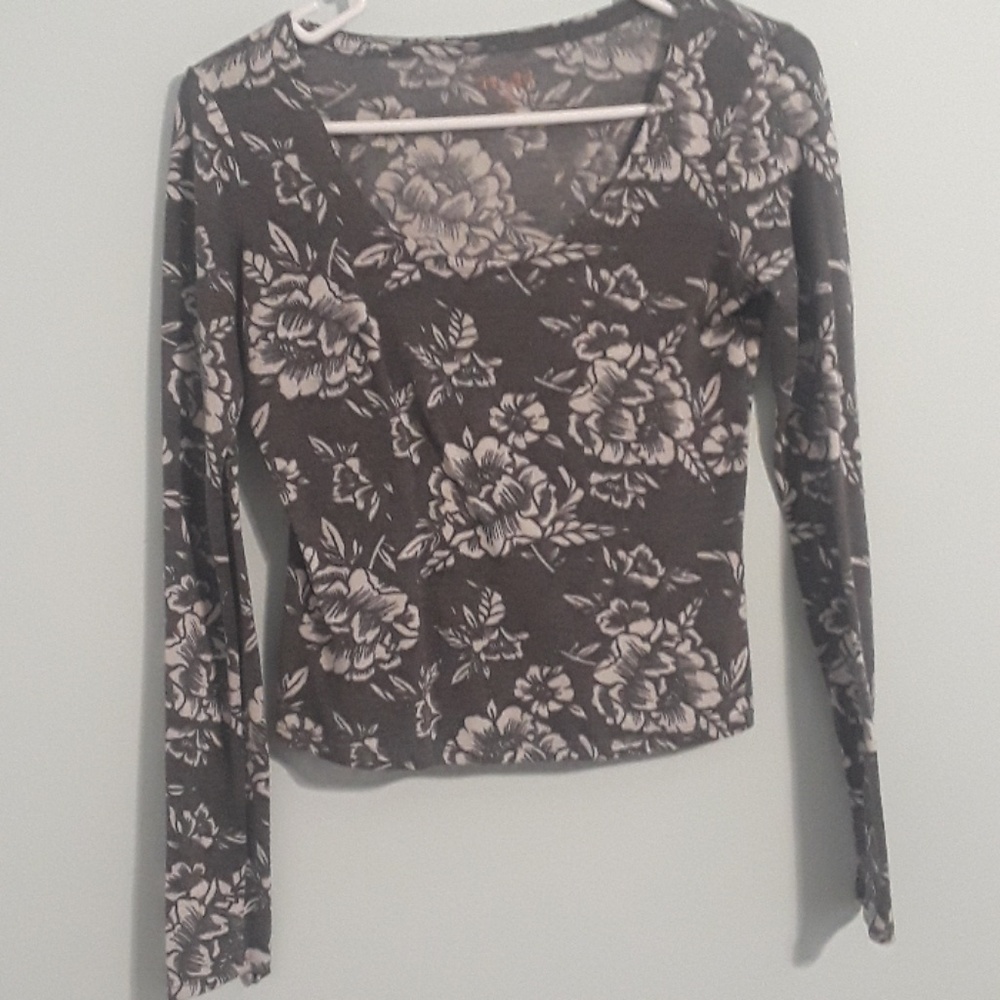 Long sleeve crop top
